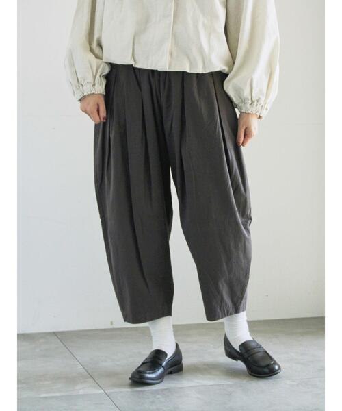 TSUHARU by Samansa Mos2(ツハルバイサマンサモスモス)の「【天日干し風加工】タックギャザーパンツ(その他パンツ・レディース・チャコールグレー/ベージュ/オリーブ・F)」の13枚目の写真