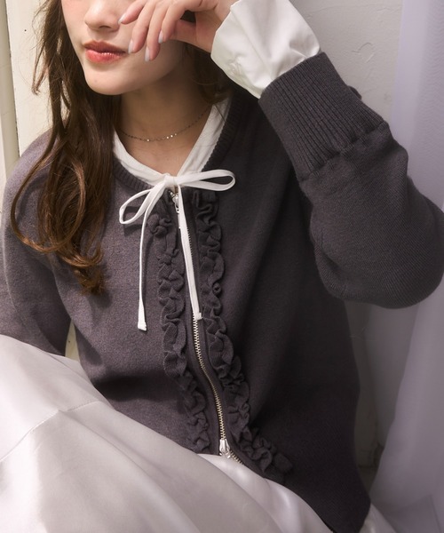 mellowneon（メロウネオン）の「2wayレイヤードフリルジップニット（ニット/セーター・レディース・ネイビー/ボルドー/チャコールグレー・FREE）」の4枚目の写真