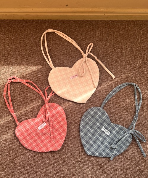 wears（ウェアーズ）の「チェック柄ハートハンドバッグ（ハンドバッグ・レディース・ブルー/レッド/ピンク・FREE）」の6枚目の写真
