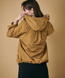 Audie a Muses（オーディアミューズ）の「たっぷりギャザーマウンテンパーカー（マウンテンパーカー）」