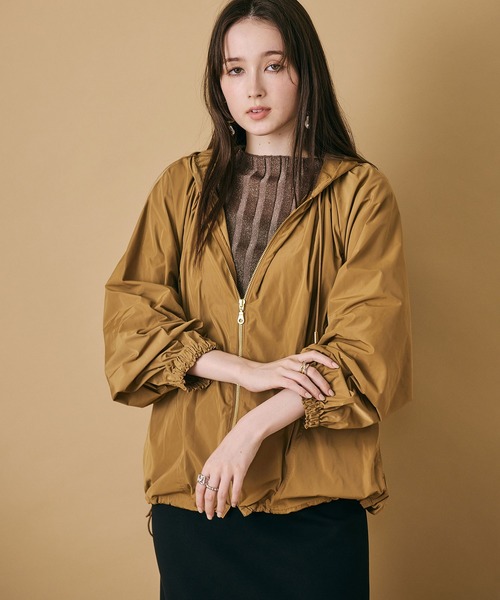 Audie a Muses(オーディアミューズ)の「たっぷりギャザーマウンテンパーカー(マウンテンパーカー・レディース・グレー/ブラック/キャメル・FREE)」の5枚目の写真