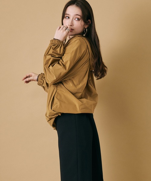 Audie a Muses(オーディアミューズ)の「たっぷりギャザーマウンテンパーカー(マウンテンパーカー・レディース・グレー/ブラック/キャメル・FREE)」の9枚目の写真