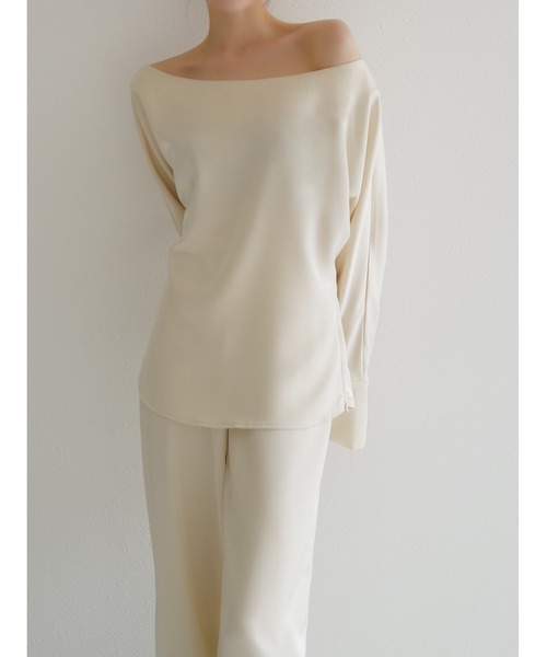 ［Maison celon ］off shoulder silky blouse セール】off shoulder satin blouse（シャツ/ブラウス）｜celon