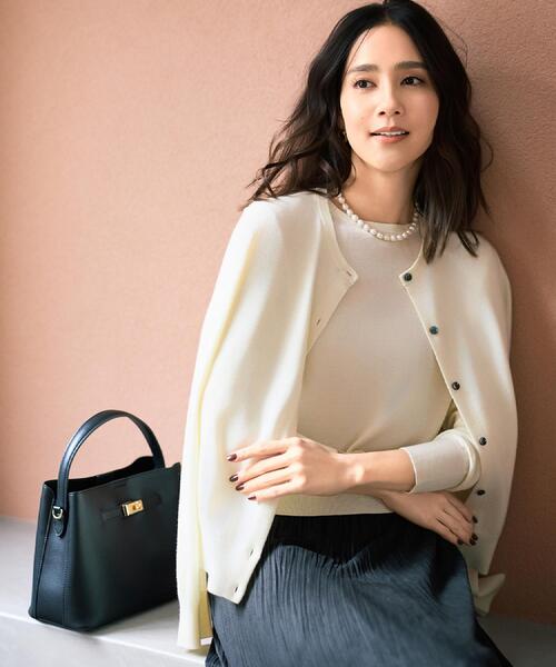 UNTITLED(アンタイトル)の「【洗える/アンサンブル可/ウール100%】ウールクルーカーディガン(カーディガン/ボレロ・レディース・ライトグレー/レッド系1/ブラック/ナチュラル/オフホワイト/ブルー系その他・48/44/04/03/02/01/00)」の8枚目の写真