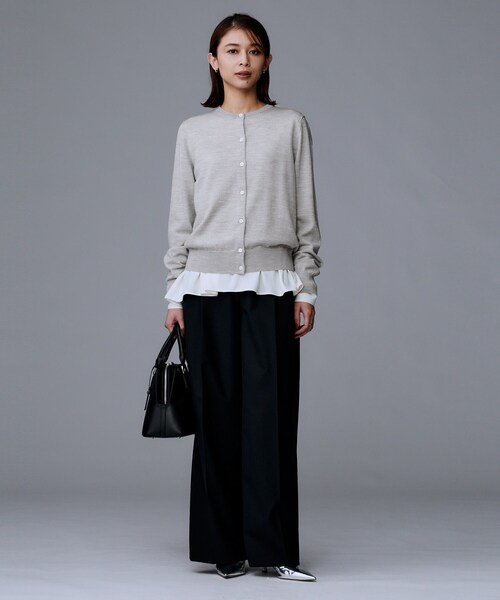 UNTITLED(アンタイトル)の「【洗える/アンサンブル可/ウール100%】ウールクルーカーディガン(カーディガン/ボレロ・レディース・ライトグレー/レッド系1/ブラック/ナチュラル/オフホワイト/ブルー系その他・48/44/04/03/02/01/00)」の18枚目の写真
