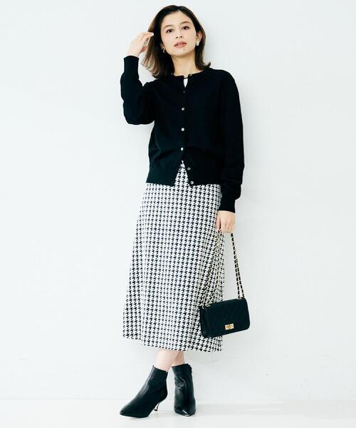 UNTITLED(アンタイトル)の「【洗える/アンサンブル可/ウール100%】ウールクルーカーディガン(カーディガン/ボレロ・レディース・ライトグレー/レッド系1/ブラック/ナチュラル/オフホワイト/ブルー系その他・48/44/04/03/02/01/00)」の21枚目の写真