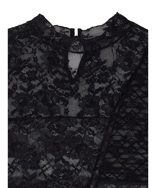 Ameri(アメリ)の「LACE PATCHWORK ASYMMETRY TOP(その他トップス・レディース・オフホワイト/ブラック・FREE)」の5枚目の写真