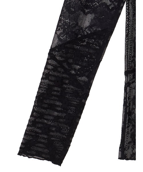 Ameri(アメリ)の「LACE PATCHWORK ASYMMETRY TOP(その他トップス・レディース・オフホワイト/ブラック・FREE)」の6枚目の写真