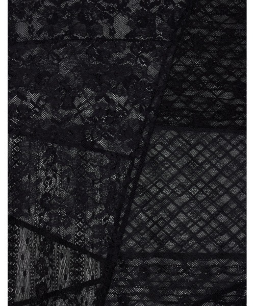 Ameri(アメリ)の「LACE PATCHWORK ASYMMETRY TOP(その他トップス・レディース・オフホワイト/ブラック・FREE)」の7枚目の写真