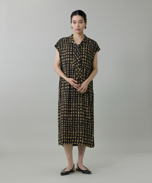 INED（イネド）の「デフォルメチェックボウタイワンピース（ワンピース・レディース・ブラック・9号/7号）」の10枚目の写真