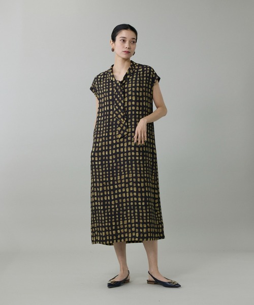 INED（イネド）の「デフォルメチェックボウタイワンピース（ワンピース・レディース・ブラック・9号/7号）」の14枚目の写真