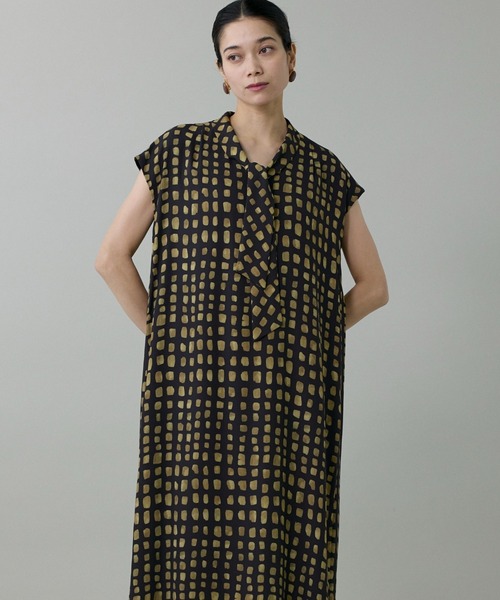 INED（イネド）の「デフォルメチェックボウタイワンピース（ワンピース・レディース・ブラック・9号/7号）」の13枚目の写真