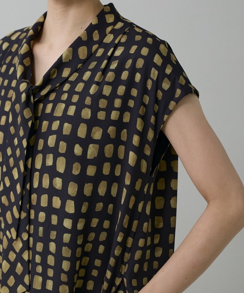 INED（イネド）の「デフォルメチェックボウタイワンピース（ワンピース・レディース・ブラック・9号/7号）」の11枚目の写真