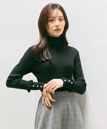 Feroux（フェルゥ）の「パールボタン リブタートル ニット（ニット/セーター）」