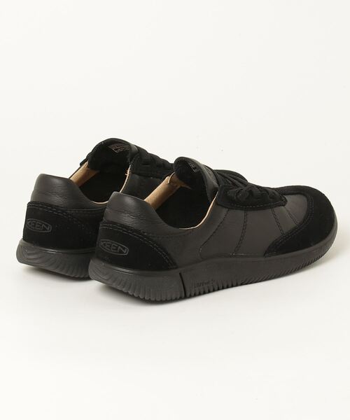 KEEN（キーン）の「KNX T-TOE / ケーエヌエックス ティートウ / メンズ スニーカー（スニーカー・メンズ・ブラック・25cm/25.5cm/26cm/26.5cm/27cm/27.5cm/28cm/29cm）」の2枚目の写真