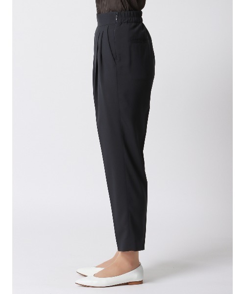 SUIT SQUARE(スーツスクエア)の「タックテーパードパンツ ウォッシャブル ストレッチ 撥水 UVカット 防シワ(スーツパンツ・レディース・ブラウン系/ネイビー系・36(7号)/38(9号)/40(11号))」の10枚目の写真
