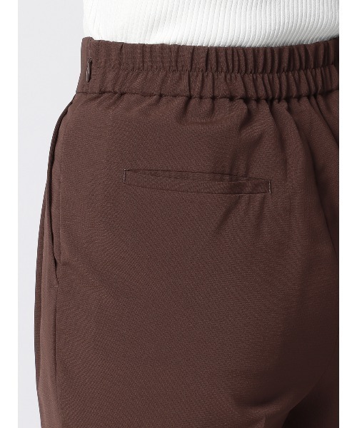 SUIT SQUARE(スーツスクエア)の「タックテーパードパンツ ウォッシャブル ストレッチ 撥水 UVカット 防シワ(スーツパンツ・レディース・ブラウン系/ネイビー系・36(7号)/38(9号)/40(11号))」の7枚目の写真