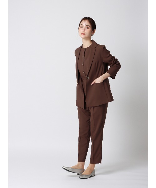 SUIT SQUARE(スーツスクエア)の「タックテーパードパンツ ウォッシャブル ストレッチ 撥水 UVカット 防シワ(スーツパンツ・レディース・ブラウン系/ネイビー系・36(7号)/38(9号)/40(11号))」の16枚目の写真