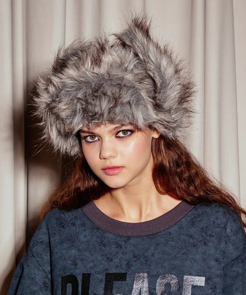 ANNA SUI NYC(アナ スイ エヌ ワイ シー)の「フェイクファーフライトキャップ(キャップ・レディース・グレー/キャメル/ピンク・FREE)」の1枚目の写真