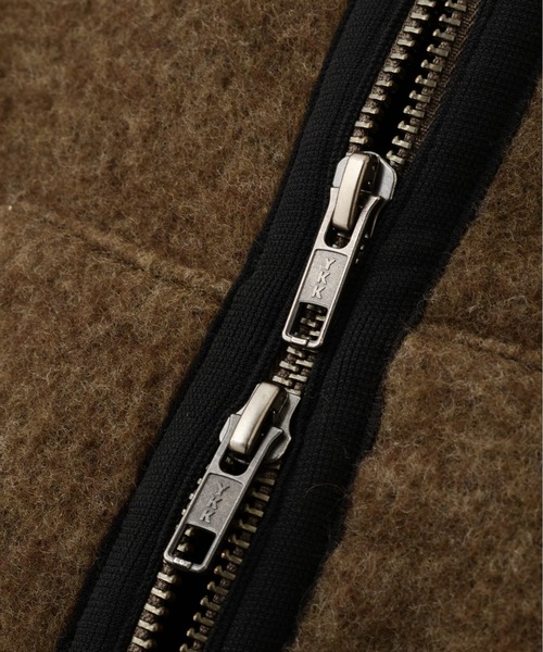 MHL.（エムエイチエル）の「SOFT WOOL FLEECE（ブルゾン・メンズ・ブラック/カーキ・LARGE/MEDIUM）」の11枚目の写真
