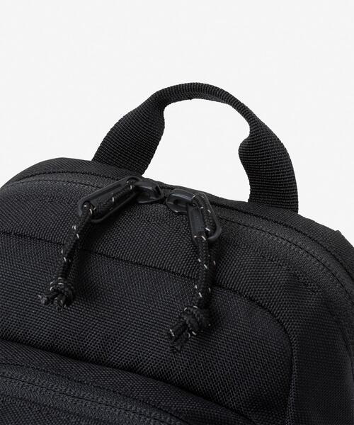 THE NORTH FACE(ザノースフェイス)の「THE NORTH FACE Boulder Mini Shoulder(ショルダーバッグ・メンズ・ブラック/グレー系その他/カーキ・ONE)」の6枚目の写真