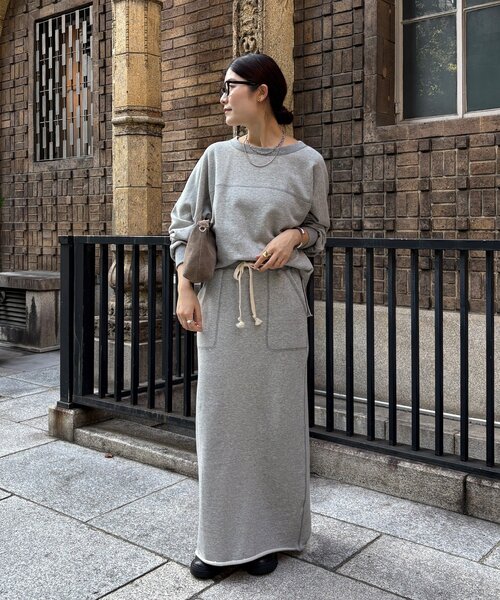 DouDou（ドゥドゥ）の「【インフルエンサーOKOCHI企画】裏毛ナンバリングプルオーバー（スウェット・レディース・ブラウン/グレー・FREE）」の3枚目の写真