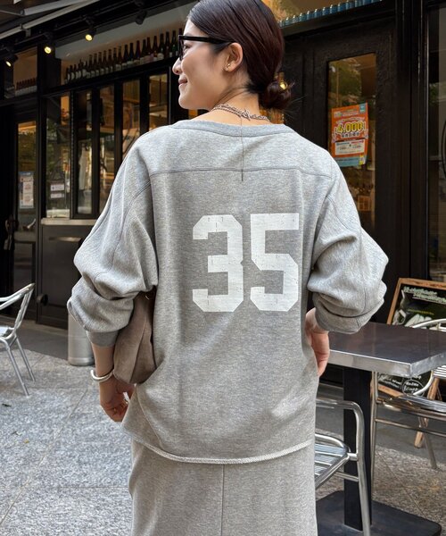 DouDou（ドゥドゥ）の「【インフルエンサーOKOCHI企画】裏毛ナンバリングプルオーバー（スウェット・レディース・ブラウン/グレー・FREE）」の10枚目の写真