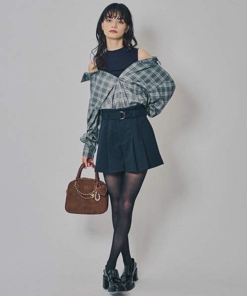 REDYAZEL（レディアゼル）の「ウールライクタックショートパンツ（その他パンツ・レディース・グレー/ベージュ/ネイビー・SMALL/MEDIUM）」の15枚目の写真