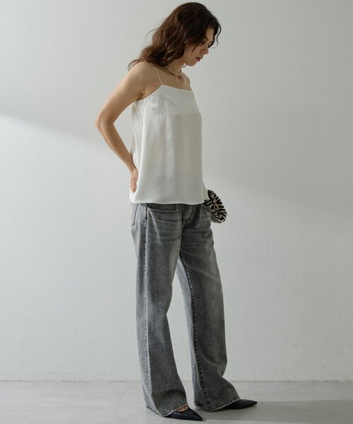 ウィムガゼットホワイト フリルキャミソール Whim Gazette（ウィムガゼット）の「フェザーキャミブラウス