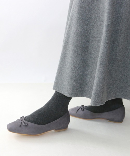 Fin（フィン）の「スクエアトゥVカットバレエシューズ【低反発スポンジ入り】（バレエシューズ・レディース・レッド/シルバー/グレー/ブラック・24.5cm/24cm/23.5cm/23cm/22.5cm）」の22枚目の写真