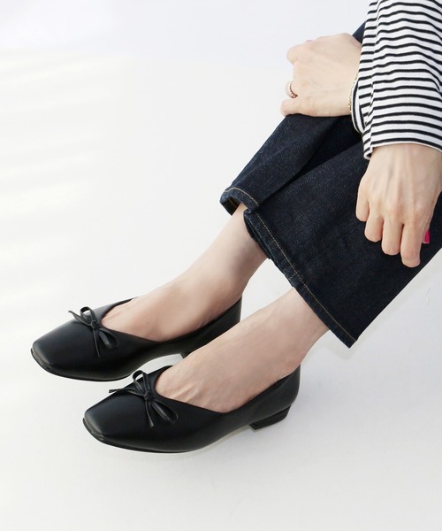 Fin（フィン）の「スクエアトゥVカットバレエシューズ【低反発スポンジ入り】（バレエシューズ・レディース・レッド/シルバー/グレー/ブラック・24.5cm/24cm/23.5cm/23cm/22.5cm）」の17枚目の写真