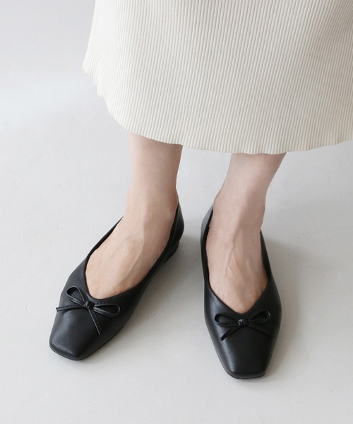 Fin（フィン）の「スクエアトゥVカットバレエシューズ【低反発スポンジ入り】（バレエシューズ・レディース・レッド/シルバー/グレー/ブラック・24.5cm/24cm/23.5cm/23cm/22.5cm）」の18枚目の写真