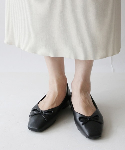 Fin（フィン）の「スクエアトゥVカットバレエシューズ【低反発スポンジ入り】（バレエシューズ・レディース・レッド/シルバー/グレー/ブラック・24.5cm/24cm/23.5cm/23cm/22.5cm）」の20枚目の写真