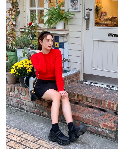 MUSINSA STANDARD WOMAN（ムシンサスタンダードウーマン）の「ウィメンズ コーデュロイ プリーツ ミニスカート [ブラック]（スカート・レディース・その他・SMALL/MEDIUM/LARGE/X-SMALL）」の2枚目の写真