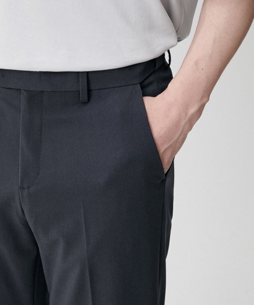MUSINSA STANDARD（ムシンサスタンダード）の「リラックステーパードヒドゥンバンディングクロップスラックス[アイアングレー]（スラックス・メンズ・その他・40/42/32/30/31/26/27/28/29/38）」の4枚目の写真