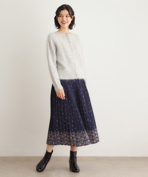 LAURA ASHLEY(ローラアシュレイ)の「【洗える/同柄アイテムあり】ライリー バタフライズ柄 プリーツスカート(スカート・レディース・ベージュ系/ネイビー系・38/40)」の8枚目の写真