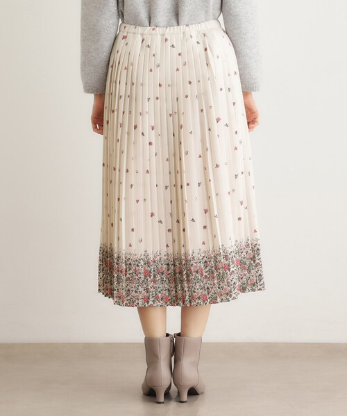 LAURA ASHLEY(ローラアシュレイ)の「【洗える/同柄アイテムあり】ライリー バタフライズ柄 プリーツスカート(スカート・レディース・ベージュ系/ネイビー系・38/40)」の13枚目の写真