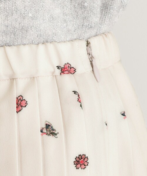 LAURA ASHLEY(ローラアシュレイ)の「【洗える/同柄アイテムあり】ライリー バタフライズ柄 プリーツスカート(スカート・レディース・ベージュ系/ネイビー系・38/40)」の15枚目の写真