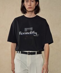 TRIP LE SENS（トリップ ル センス）の「UNISEX Normality Graphic T-shirts_Black（Tシャツ/カットソー）」