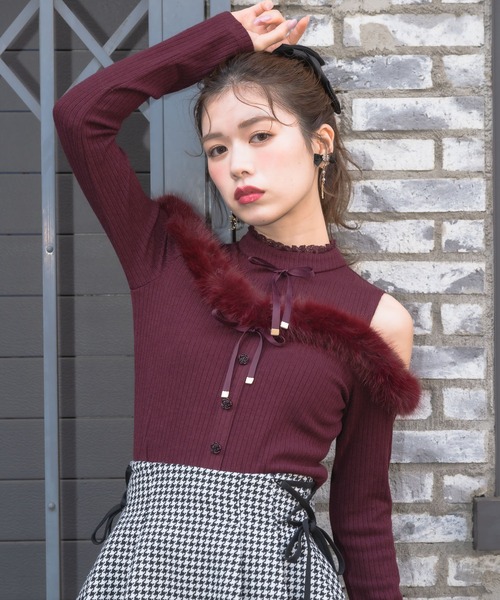 couture BY ROJITA（クチュールバイロジータ）の「肩開きファーライン切替トップス（Tシャツ/カットソー・レディース・ホワイト/ボルドー/ブラック・FREE）」の14枚目の写真