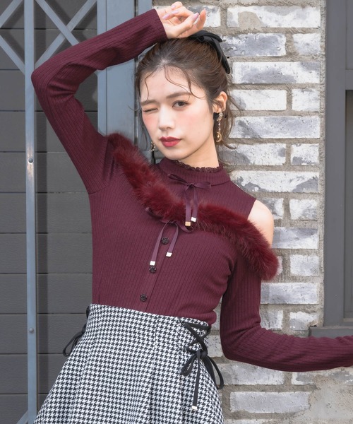 couture BY ROJITA（クチュールバイロジータ）の「肩開きファーライン切替トップス（Tシャツ/カットソー・レディース・ホワイト/ボルドー/ブラック・FREE）」の15枚目の写真