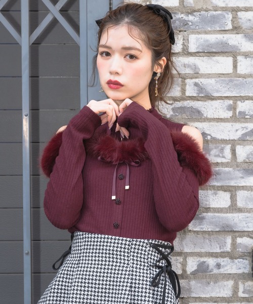 couture BY ROJITA（クチュールバイロジータ）の「肩開きファーライン切替トップス（Tシャツ/カットソー・レディース・ホワイト/ボルドー/ブラック・FREE）」の16枚目の写真