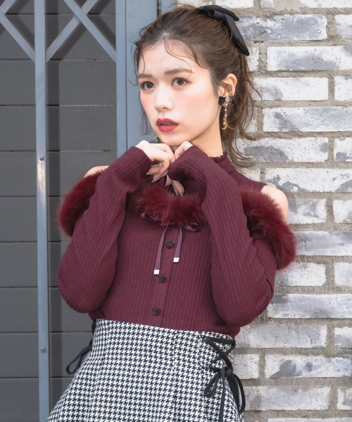 couture BY ROJITA（クチュールバイロジータ）の「肩開きファーライン切替トップス（Tシャツ/カットソー・レディース・ホワイト/ボルドー/ブラック・FREE）」の17枚目の写真