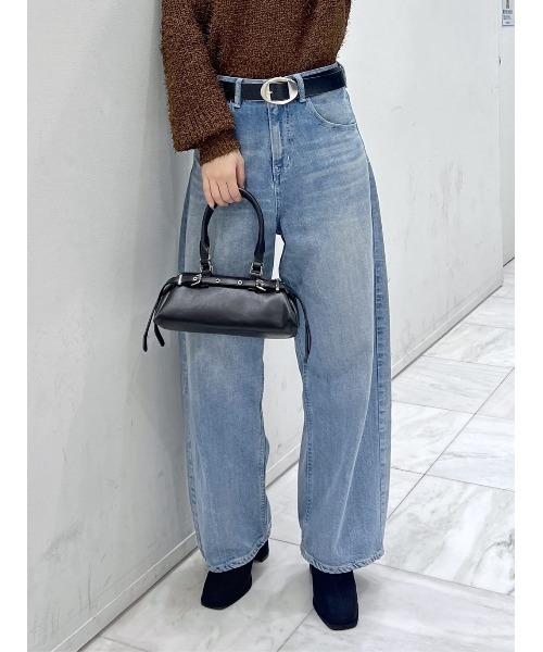 AZUL by moussy(アズールバイマウジー)の「【身長/骨格別着用画像あり】L/B ライトオンスカーブデニム(デニムパンツ・レディース・ライトブルー・23inch/24inch/25inch/26inch)」の20枚目の写真