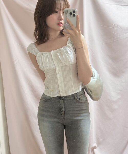 ARI(アリ)の「CUDDLY SLEEVELESS TOP / WHITE(シャツ/ブラウス・レディース・ホワイト・FREE)」の12枚目の写真