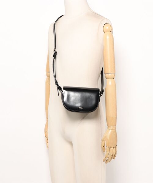 A.P.C.（アーペーセー）の「LE B-SIDE SMALL（ショルダーバッグ・レディース・ブラック/キナリ・ONESIZE）」の5枚目の写真