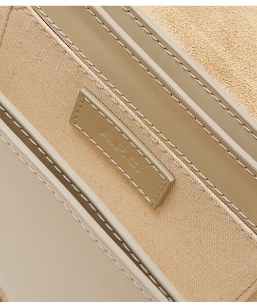 A.P.C.（アーペーセー）の「LE B-SIDE SMALL（ショルダーバッグ・レディース・ブラック/キナリ・ONESIZE）」の10枚目の写真