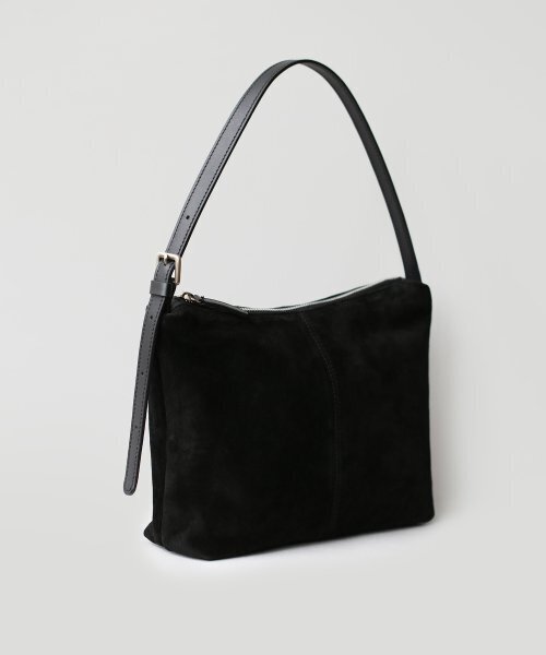ANDNEEDS(アンドニーズ)の「Suede shoulder bag (black)(ショルダーバッグ・レディース・その他・FREE)」の3枚目の写真