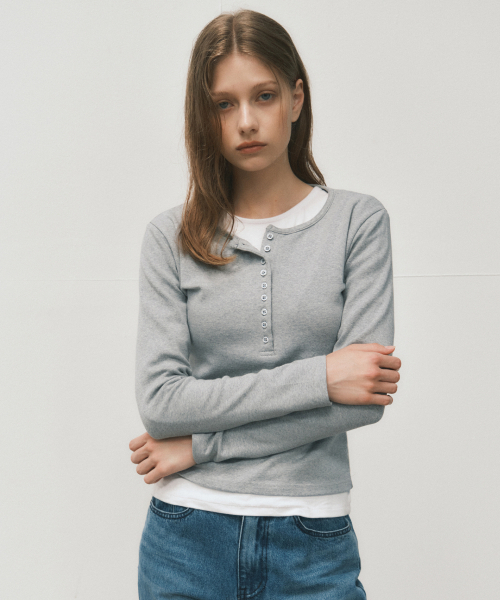 WEDNESDAYOASISFORWOMEN(ウェンズデー オアシス フォー ウーマン)の「ハグムード ヘンリーネック ロングスリーブ_MELANGE(W25-TP42)(Tシャツ/カットソー・レディース・グレー・FREE)」の1枚目の写真