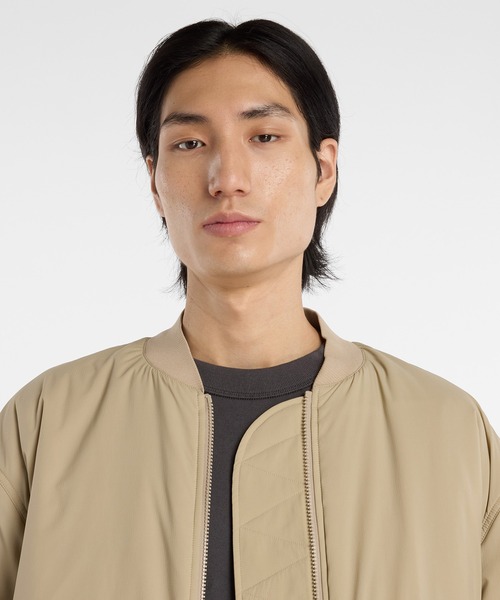 NEW BALANCE(ニューバランス)の「NB GREY ボンバージャケット(ブルゾン・メンズ・ベージュ/ブラック・SMALL/MEDIUM/LARGE/X-LARGE/XX-LARGE)」の10枚目の写真